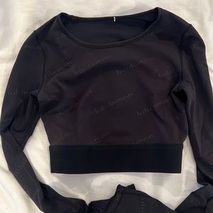Cropped lululemon workout shirt